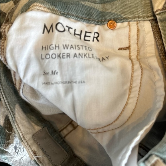 MOTHER High Waisted Looker Ankle Fray Jeans in See Me Camouflage Green…size 24 - Picture 5 of 9